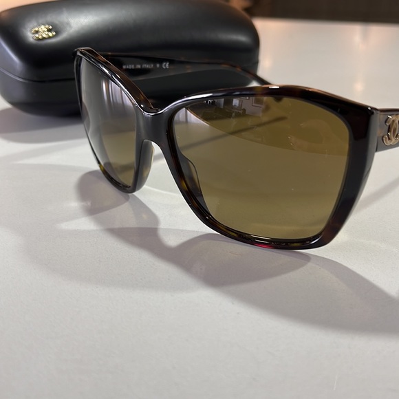 CHANEL CC Brown Tortoise Brown Gradient Lens Sunglasses - Picture 9 of 9
